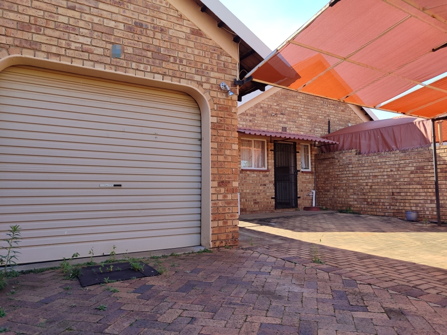 2 Bedroom Property for Sale in Stilfontein Ext 4 North West